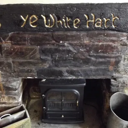 White Hart 3*